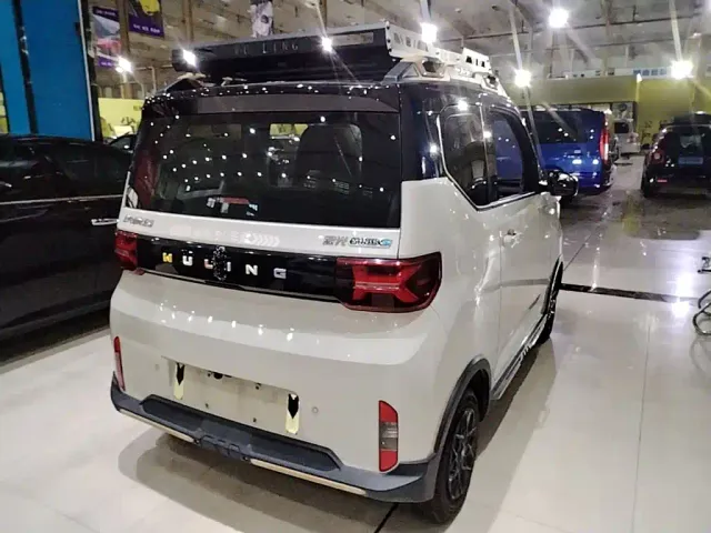 Wuling Hongguang Mini EV — Фото автомобиля 6