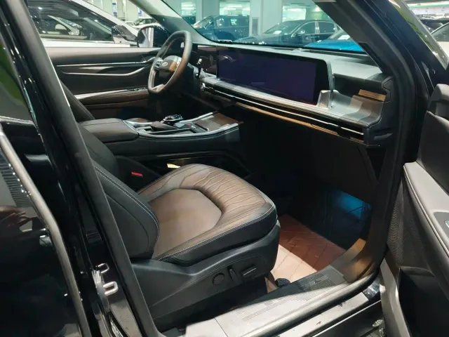 Ford Edge — Фото автомобиля 4