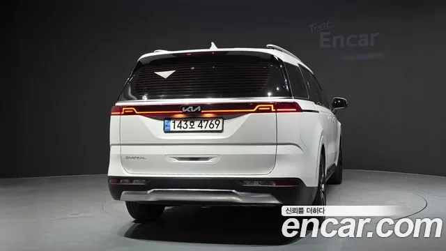 Kia Canival Carnival 4 поколение Дизель 9 мест Signature — Фото автомобиля 4