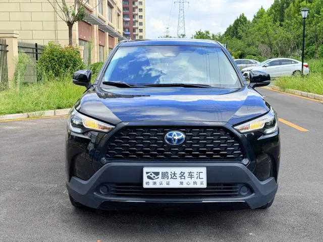 Toyota Corolla Cross — Фото автомобиля 2