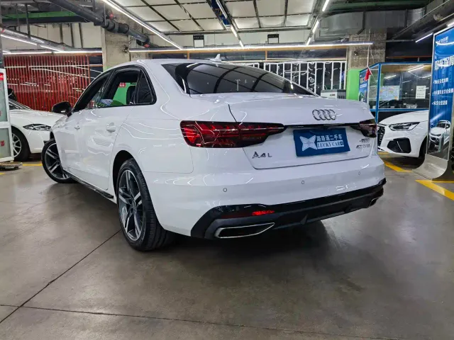 Audi A4L — Фото автомобиля 4
