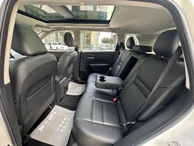 Nissan X-Trail — Фото автомобиля 7