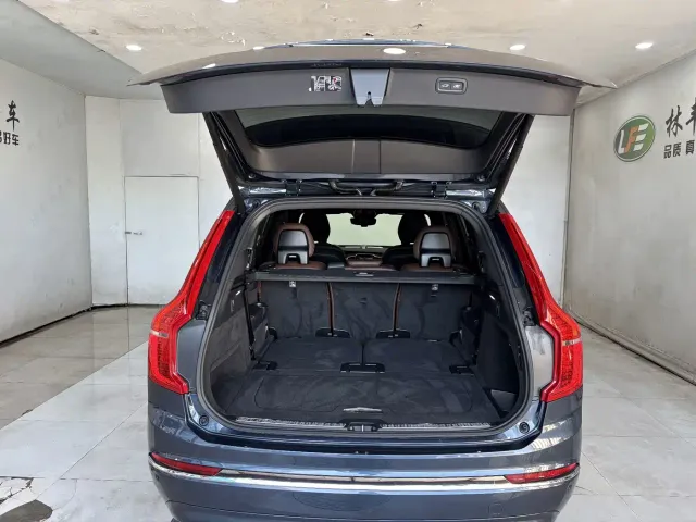 Volvo XC90 — Фото автомобиля 29