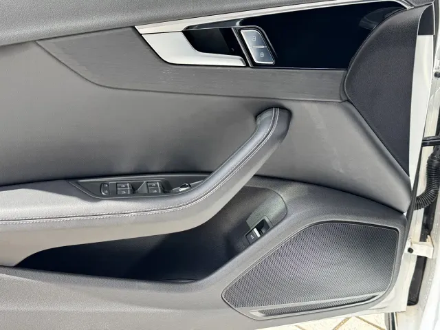 Audi A4L — Фото автомобиля 7