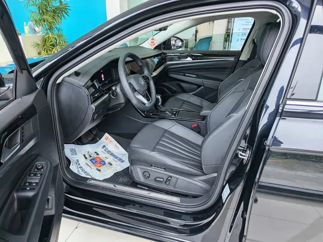Volkswagen Passat — Фото автомобиля 2