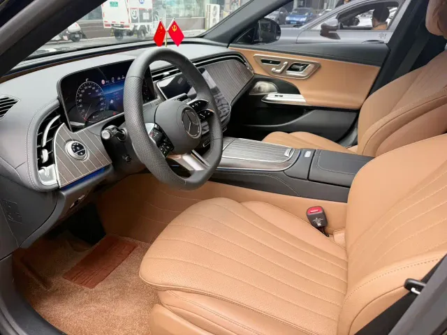 Mercedes-Benz E-Class — Фото автомобиля 7