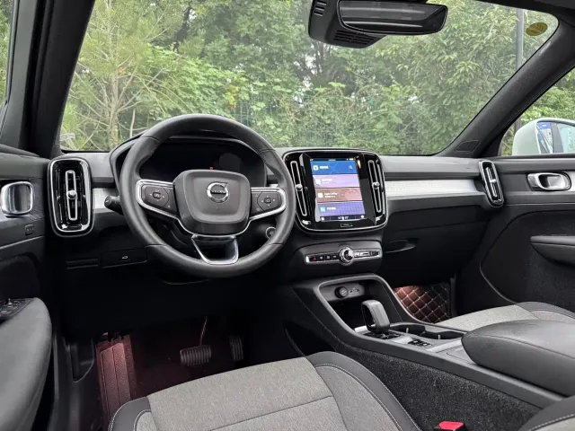 Volvo Volvo XC40 2023 Model B3 Smart Drive Fashion Edition — Фото автомобиля 9