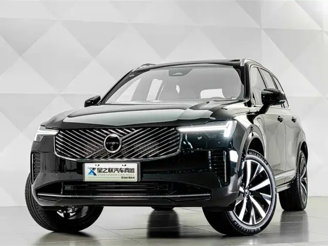 Volvo XC90 — Фото автомобиля 3