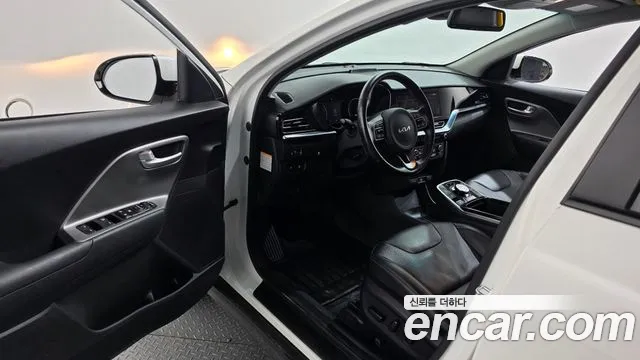 Kia Niro — Фото автомобиля 15