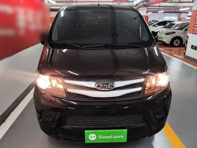 JAC Refine M3 — Фото автомобиля 2