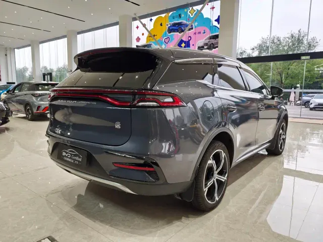 BYD Tang — Фото автомобиля 5