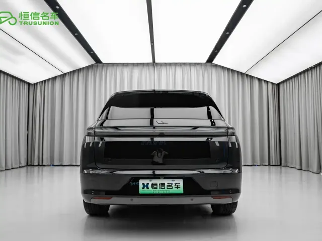 Li Auto L7 — Фото автомобиля 5