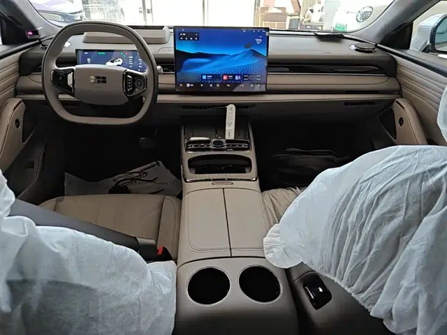 Geely Galaxy Xingyao 8 — Фото автомобиля 9