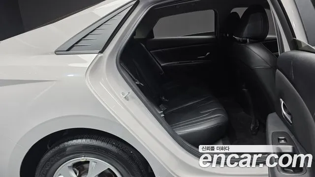 Hyundai AVANTE Avante (CN7) — Фото автомобиля 12