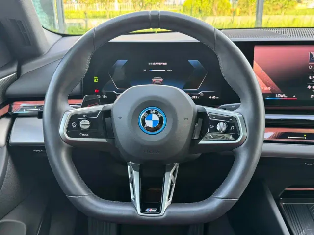 BMW i5 — Фото автомобиля 13