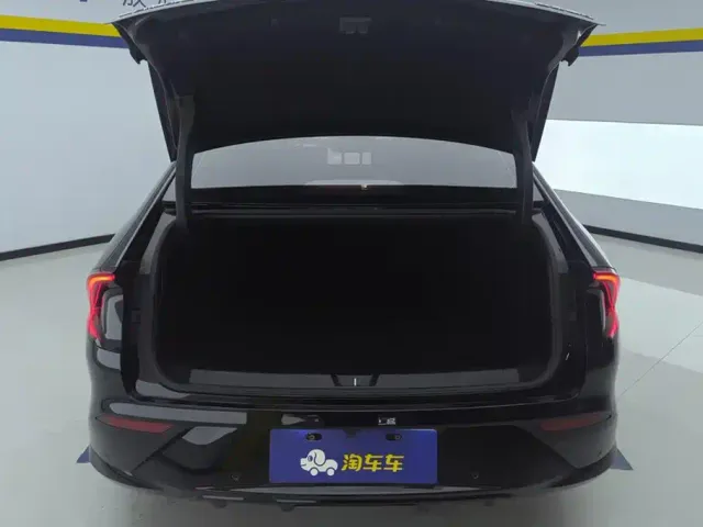Wuling Starlight — Фото автомобиля 4