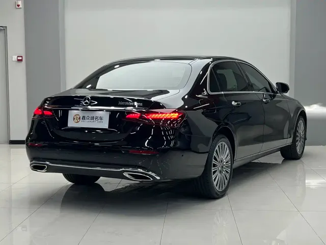 Mercedes-Benz E-Class — Фото автомобиля 17