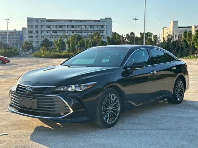 Toyota Avalon — Фото автомобиля 3