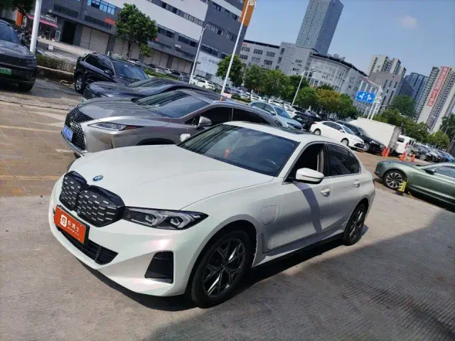 Фотография автомобиля — BMW i3
