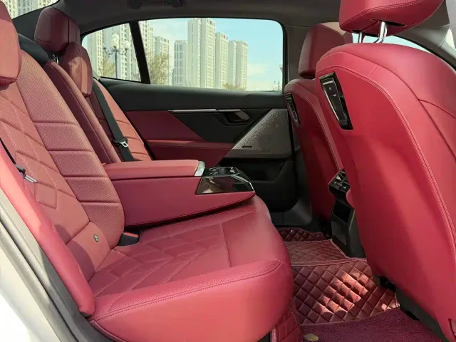 BMW 5 Series — Фото автомобиля 6