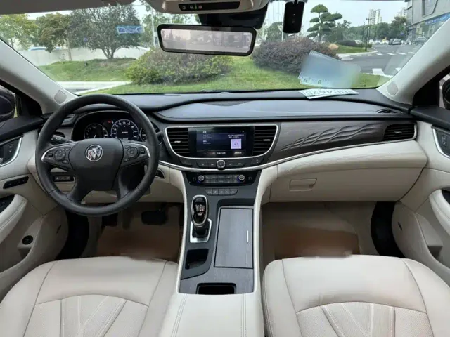 Buick LaCrosse — Фото автомобиля 10