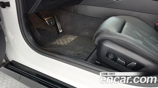 BMW 5 Series G60 — Фото автомобиля 20