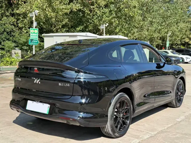 IM Motors LS6 — Фото автомобиля 6