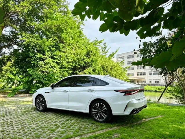 Chery Arrizo 8 — Фото автомобиля 6