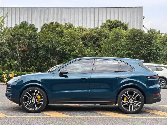 Porsche Cayenne — Фото автомобиля 10
