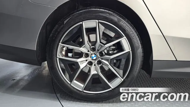 BMW 5-Series — Фото автомобиля 5