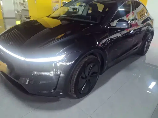 Фотография автомобиля — Tesla Model Y