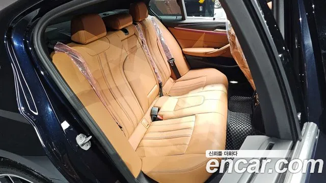 BMW 5 Series G30 — Фото автомобиля 17