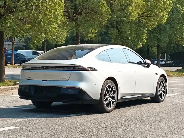 Dongfeng eπ 007 — Фото автомобиля 4