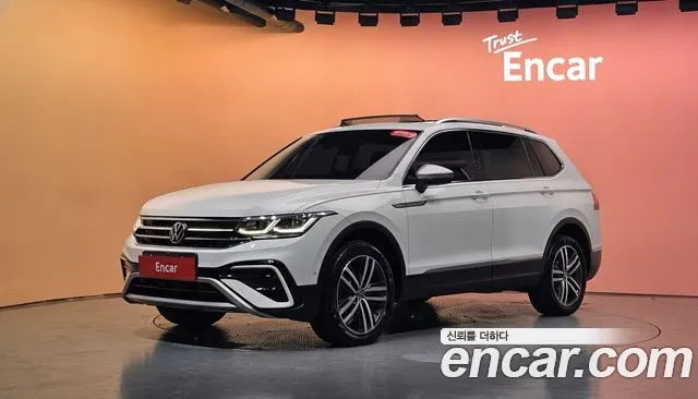 Фотография автомобиля — Volkswagen Tiguan
