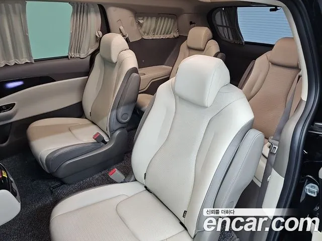 Kia Carnival Generation 4 — Фото автомобиля 12