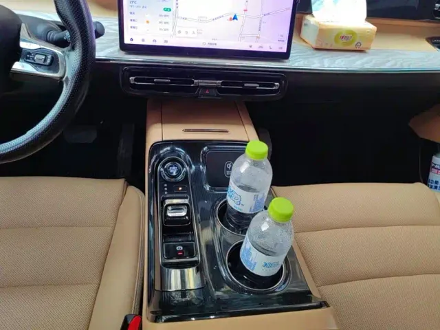GAC Trumpchi E8 — Фото автомобиля 16