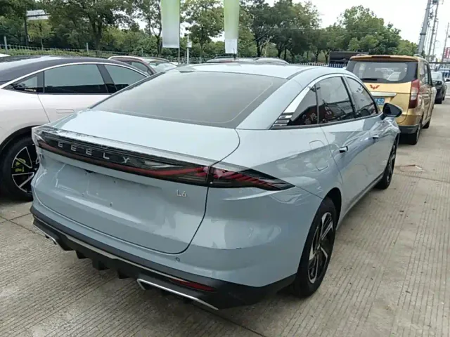 Geely Galaxy L6 — Фото автомобиля 6