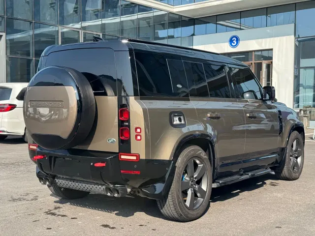 Land Rover Defender — Фото автомобиля 5