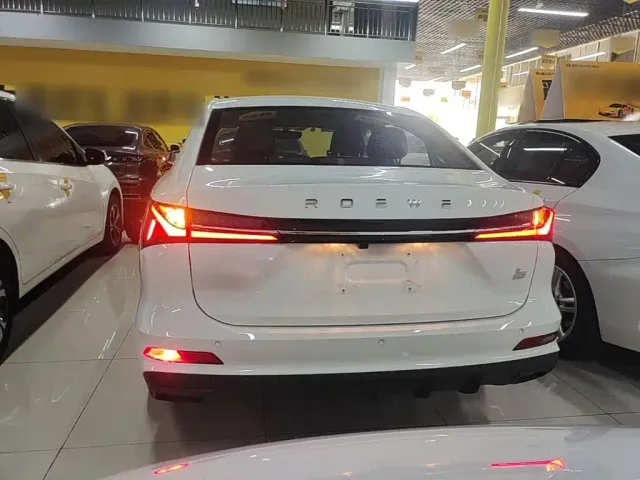 Roewe i5 — Фото автомобиля 5