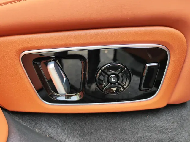 Li Auto L7 — Фото автомобиля 14