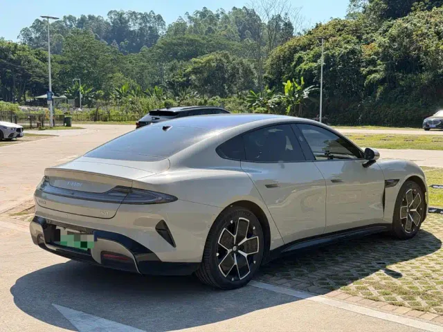 Xiaomi SU7 — Фото автомобиля 6