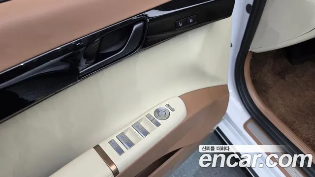 Hyundai Grandeur GN7 — Фото автомобиля 28