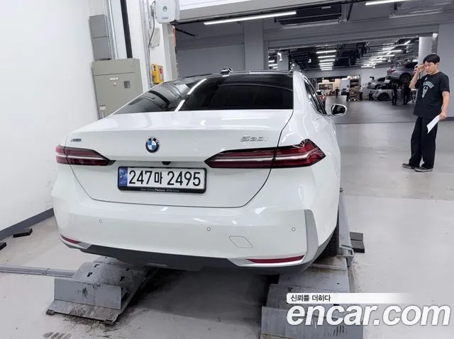 BMW 5-Series 5 серия (G60) — Фото автомобиля 7