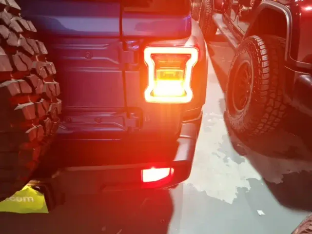 Jeep Wrangler — Фото автомобиля 7