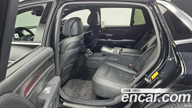 Genesis G90 Бензин 3.5 турбо AWD — Фото автомобиля 11