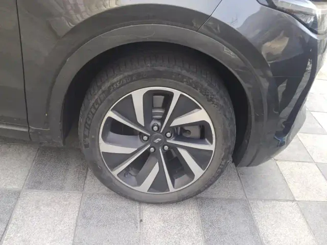 Li Auto ONE — Фото автомобиля 6