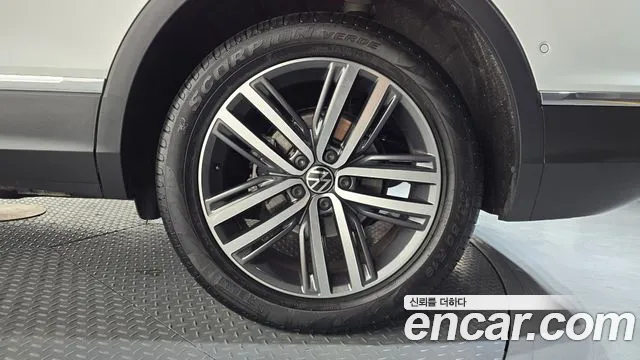 Volkswagen Tiguan — Фото автомобиля 18