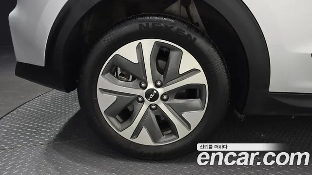 Kia Niro Niro Plus Air — Фото автомобиля 5