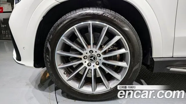Mercedes-Benz GLE-Class — Фото автомобиля 5