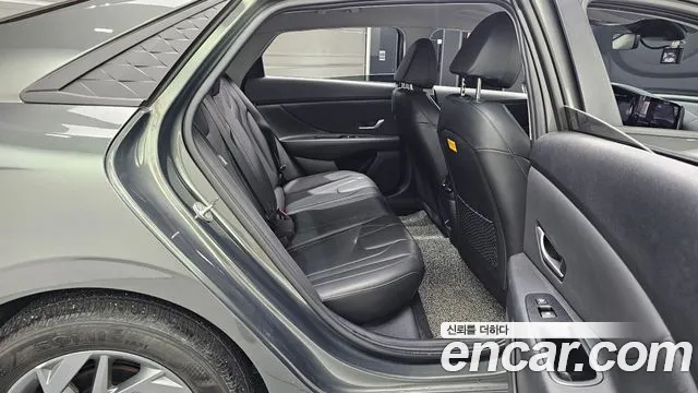 Hyundai AVANTE Новый Avante (CN7) — Фото автомобиля 12